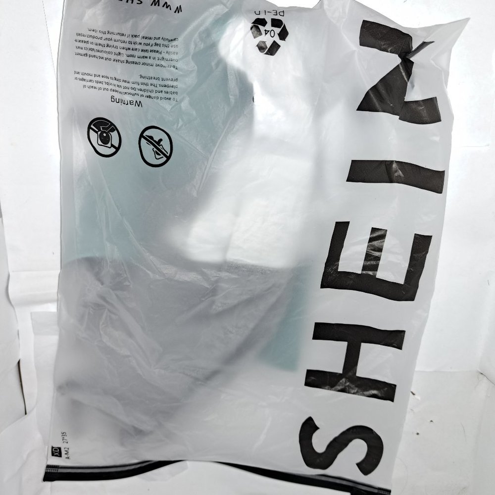 New Shein Contrast Panel Batwing Sleeve Tee Size Medium